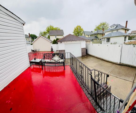 46 E Melrose Street, Valley Stream, NY 11580