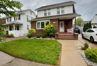 46 E Melrose Street, Valley Stream, NY 11580