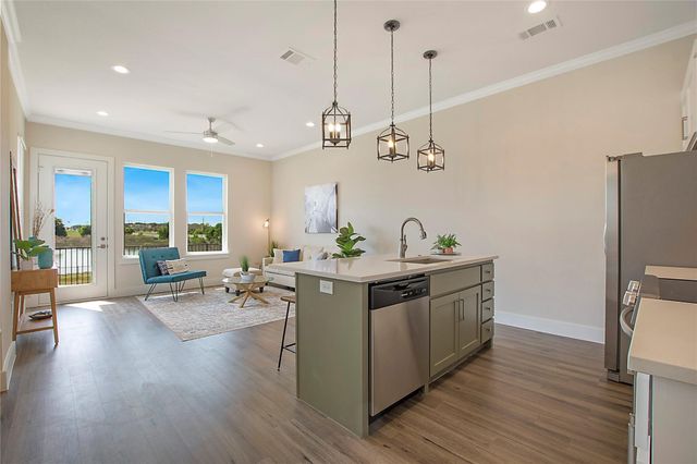 1319 W Main Street 17, Gun Barrel City, TX 75156