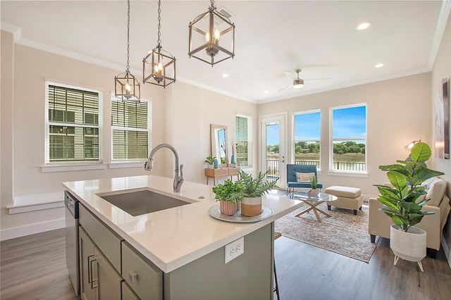1319 W Main Street 17, Gun Barrel City, TX 75156