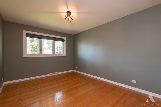 8545 Walnut Avenue, Orland Park, IL 60462