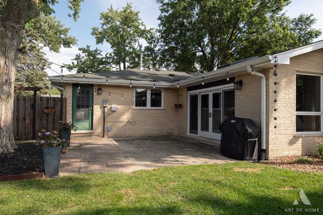 8545 Walnut Avenue, Orland Park, IL 60462