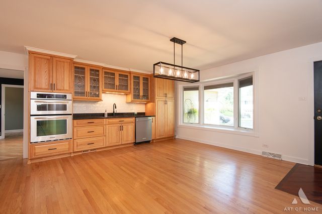 8545 Walnut Avenue, Orland Park, IL 60462