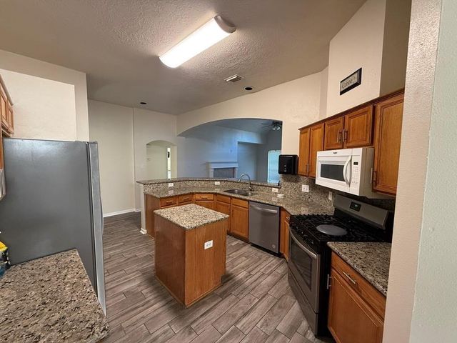 207 Cedar Lake Drive, League City, TX 77573