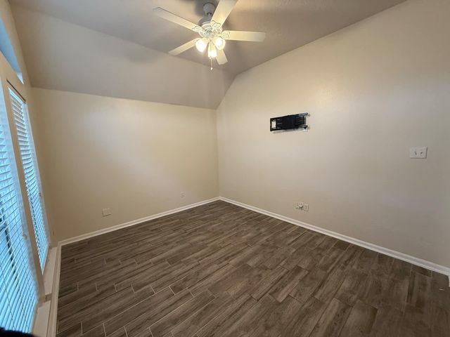 207 Cedar Lake Drive, League City, TX 77573