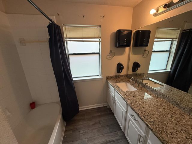 207 Cedar Lake Drive, League City, TX 77573