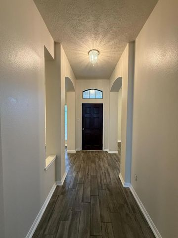 207 Cedar Lake Drive, League City, TX 77573