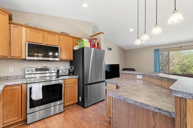 1140 Eulaine Circle, Hammond, WI 54015