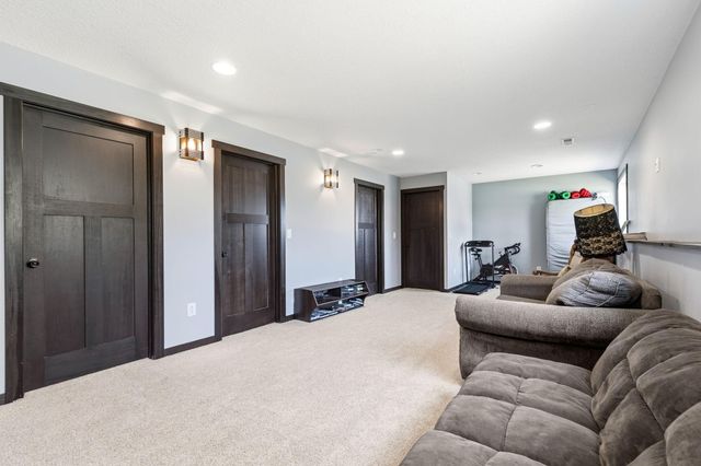 1140 Eulaine Circle, Hammond, WI 54015