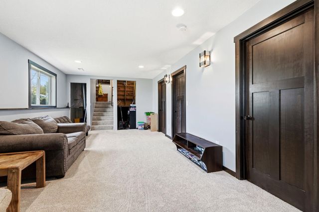 1140 Eulaine Circle, Hammond, WI 54015