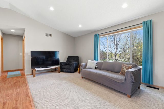 1140 Eulaine Circle, Hammond, WI 54015