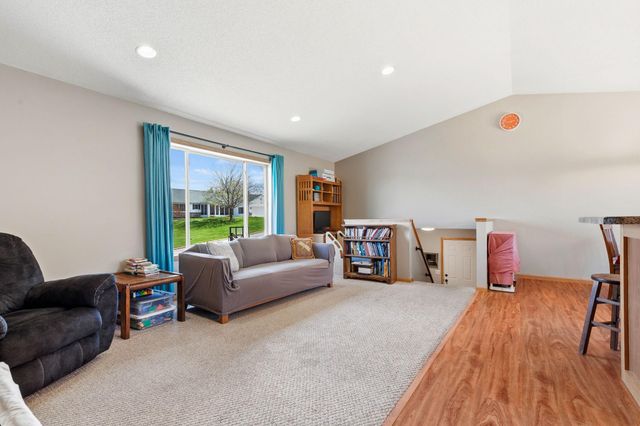 1140 Eulaine Circle, Hammond, WI 54015