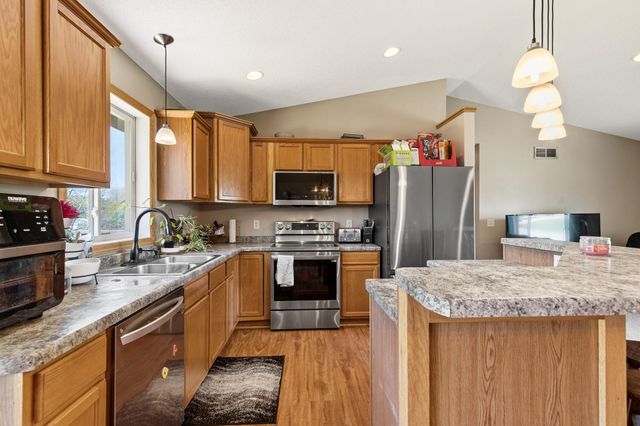 1140 Eulaine Circle, Hammond, WI 54015