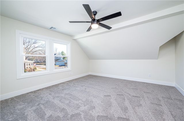 402 N Maxwell Street, Siloam Springs, AR 72761