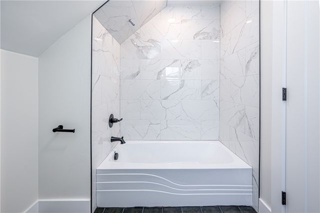 402 N Maxwell Street, Siloam Springs, AR 72761