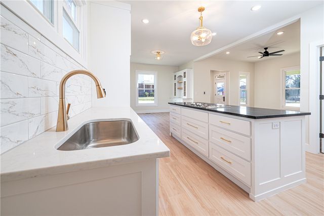 402 N Maxwell Street, Siloam Springs, AR 72761