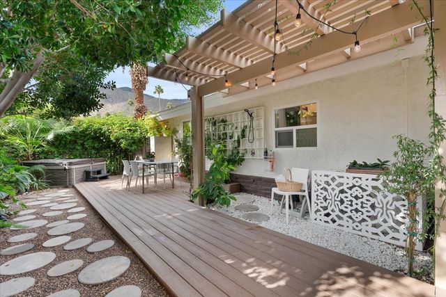 17 Araby St, Palm Springs, CA 92264