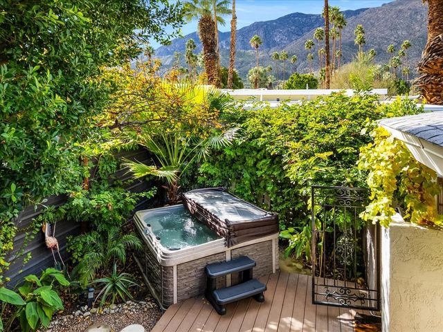 17 Araby St, Palm Springs, CA 92264
