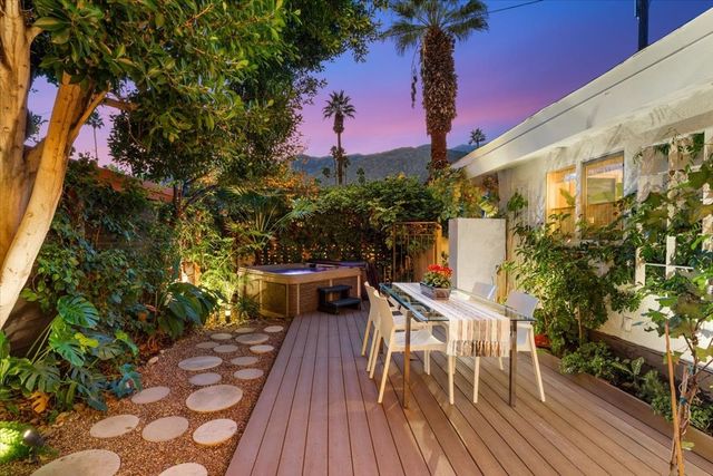 17 Araby St, Palm Springs, CA 92264