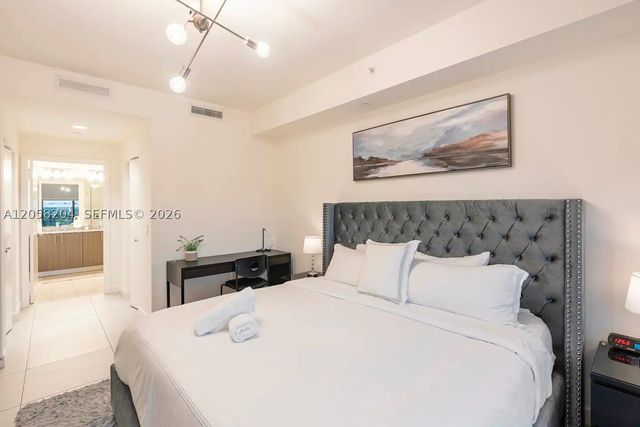 5350 NW 84th Ave 403, Doral, FL 33166