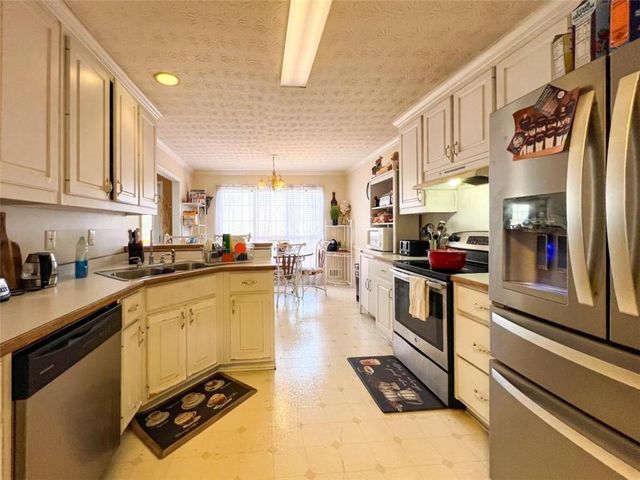 3492 Heathervale Way, Conyers, GA 30094