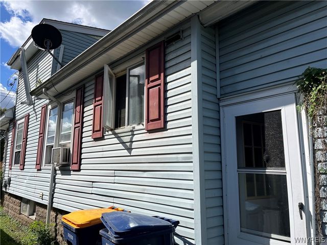 142 Grant Street, Lockport City, NY 14094