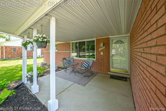 37717 Maas Drive, Sterling Heights, MI 48312