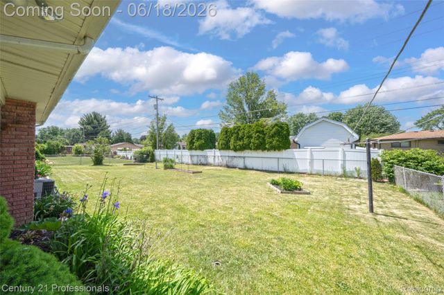 37717 Maas Drive, Sterling Heights, MI 48312