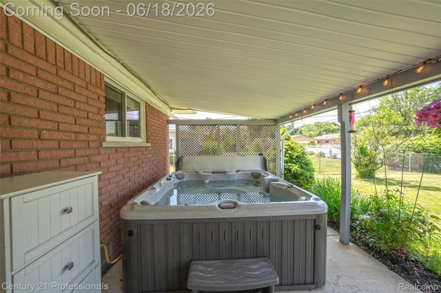 37717 Maas Drive, Sterling Heights, MI 48312