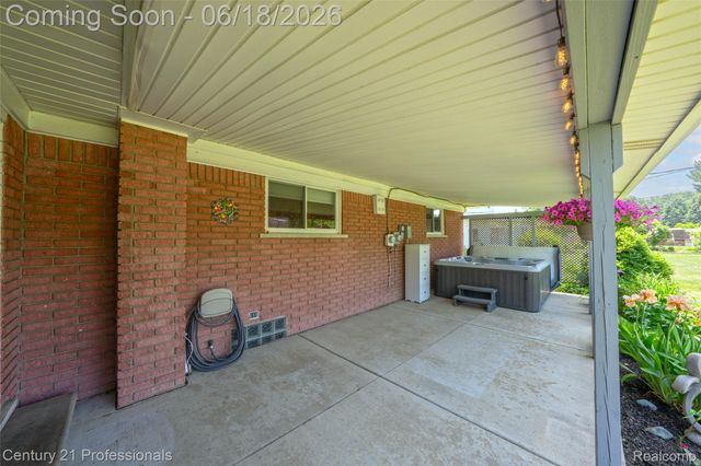 37717 Maas Drive, Sterling Heights, MI 48312