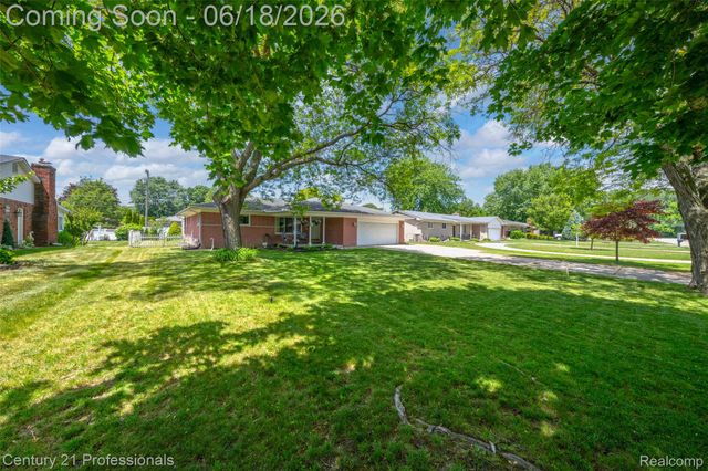 37717 Maas Drive, Sterling Heights, MI 48312