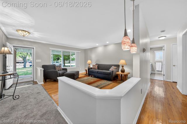 37717 Maas Drive, Sterling Heights, MI 48312