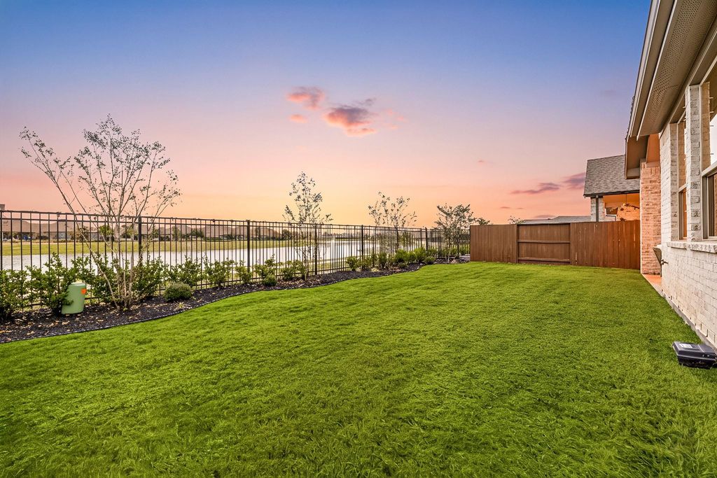 4823 Vaughan Way, Iowa Colony, TX 77583