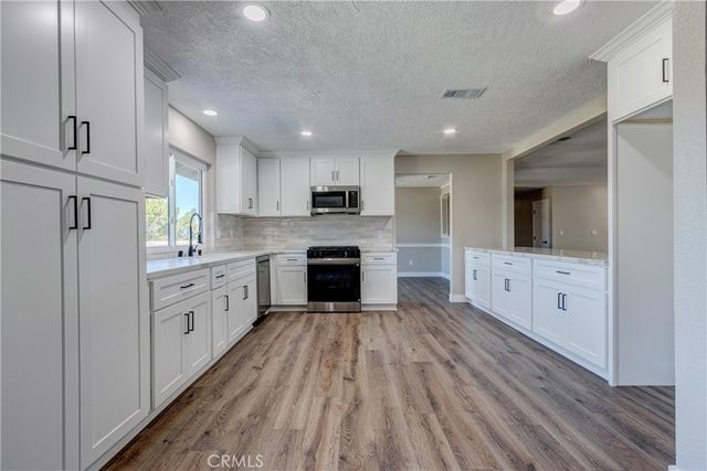 6572 Merced, Oak Hills, CA 92344