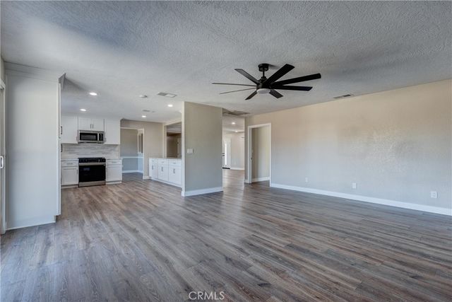 6572 Merced, Oak Hills, CA 92344