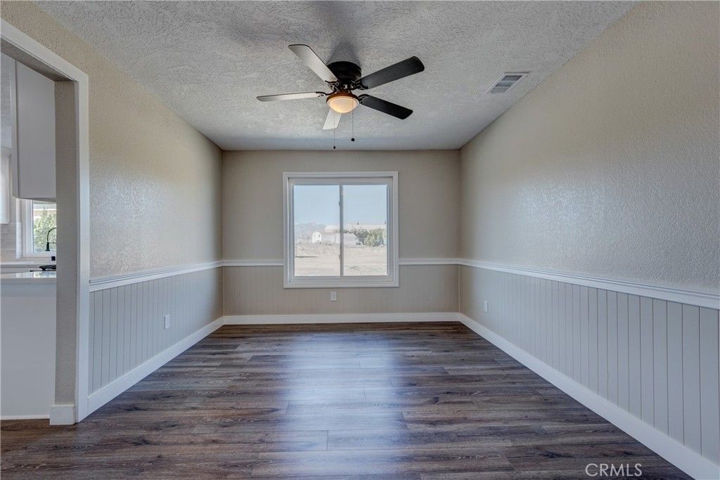 Image 12 of property listing at 6572 Merced, Oak Hills, CA 92344