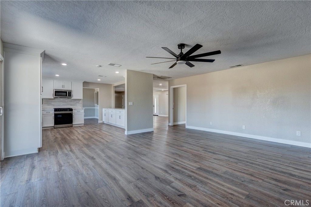 Image 20 of property listing at 6572 Merced, Oak Hills, CA 92344