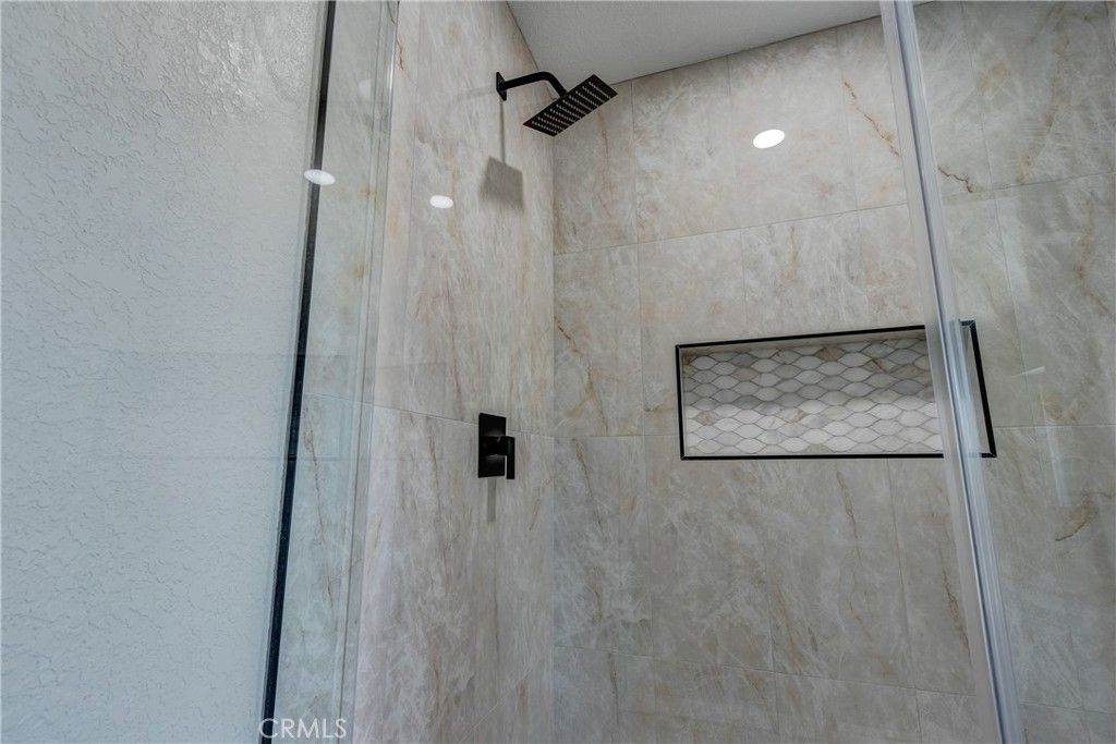 Image 37 of property listing at 6572 Merced, Oak Hills, CA 92344