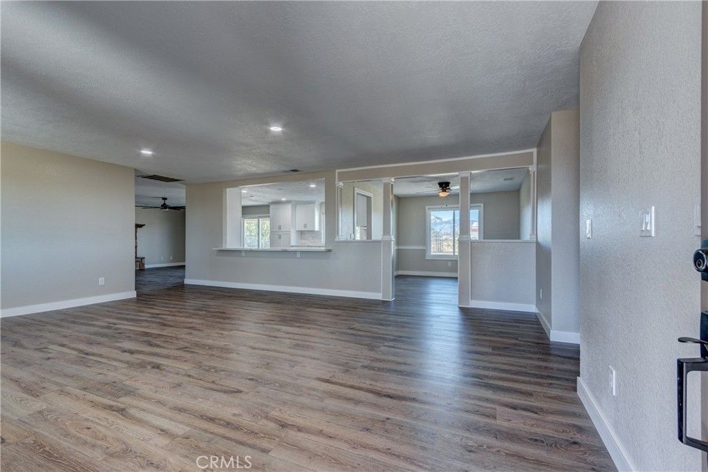 Image 8 of property listing at 6572 Merced, Oak Hills, CA 92344