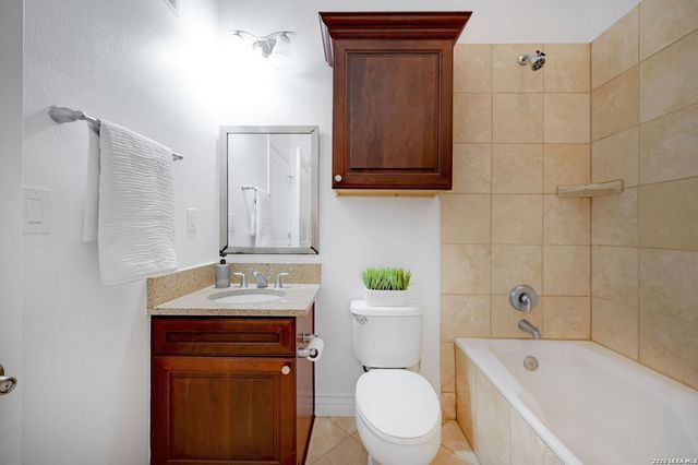 215 Center St Apt 311, San Antonio, TX 78202