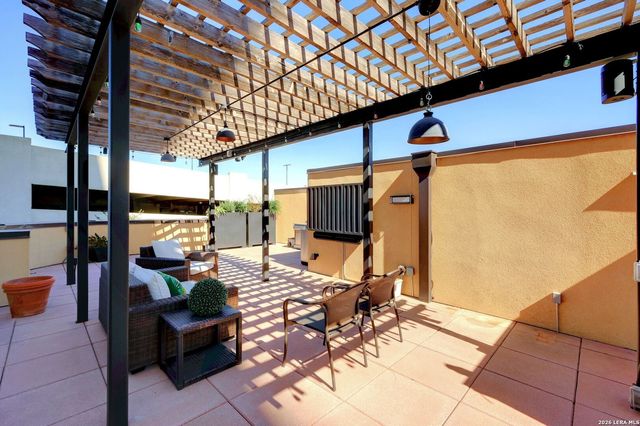 215 Center St Apt 311, San Antonio, TX 78202