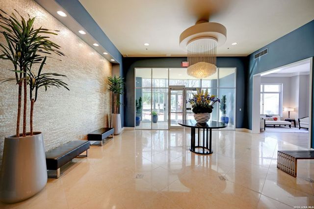 215 Center St Apt 311, San Antonio, TX 78202