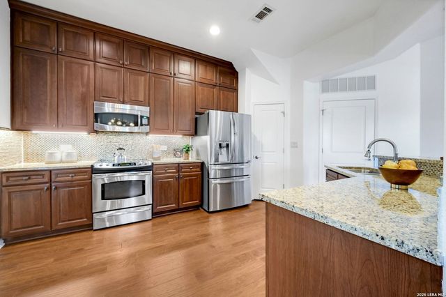 215 Center St Apt 311, San Antonio, TX 78202