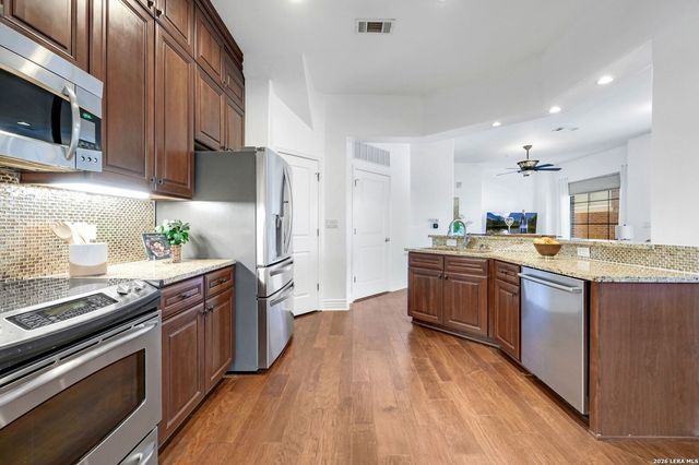 215 Center St Apt 311, San Antonio, TX 78202