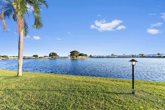1114 Lake Terrace 212, Boynton Beach, FL 33426