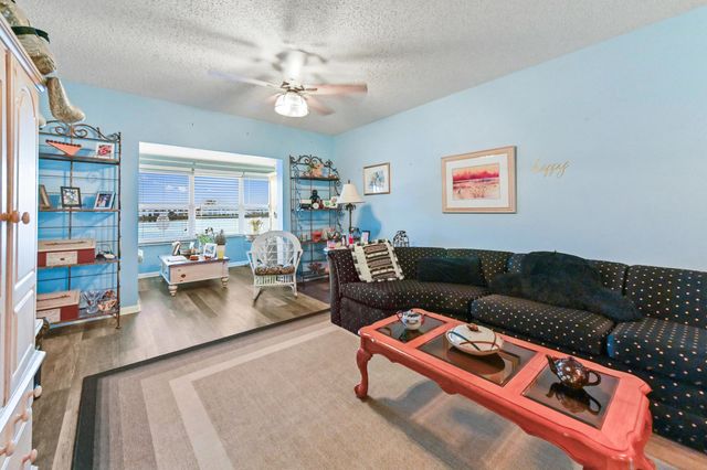 1114 Lake Terrace 212, Boynton Beach, FL 33426