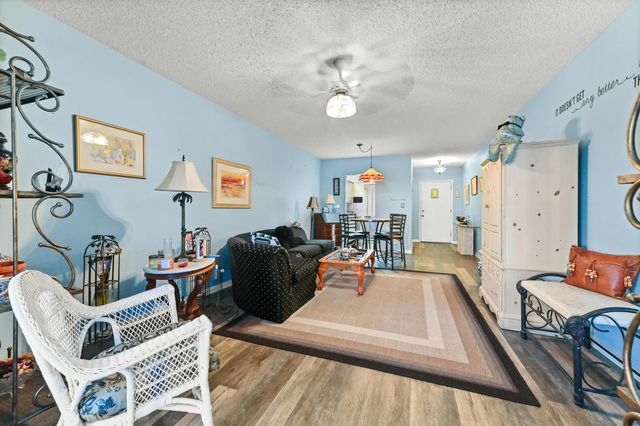 1114 Lake Terrace 212, Boynton Beach, FL 33426