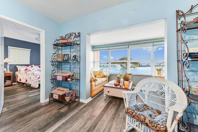 1114 Lake Terrace 212, Boynton Beach, FL 33426