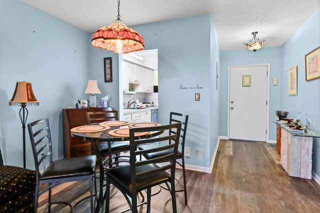 1114 Lake Terrace 212, Boynton Beach, FL 33426