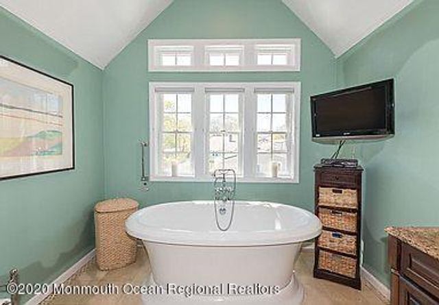 24 Barbara Lane, Oakhurst, NJ 07755